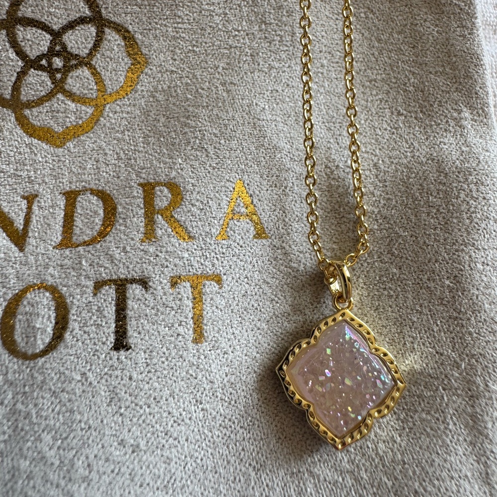Kendra Scott Gold and White Pendant Necklace